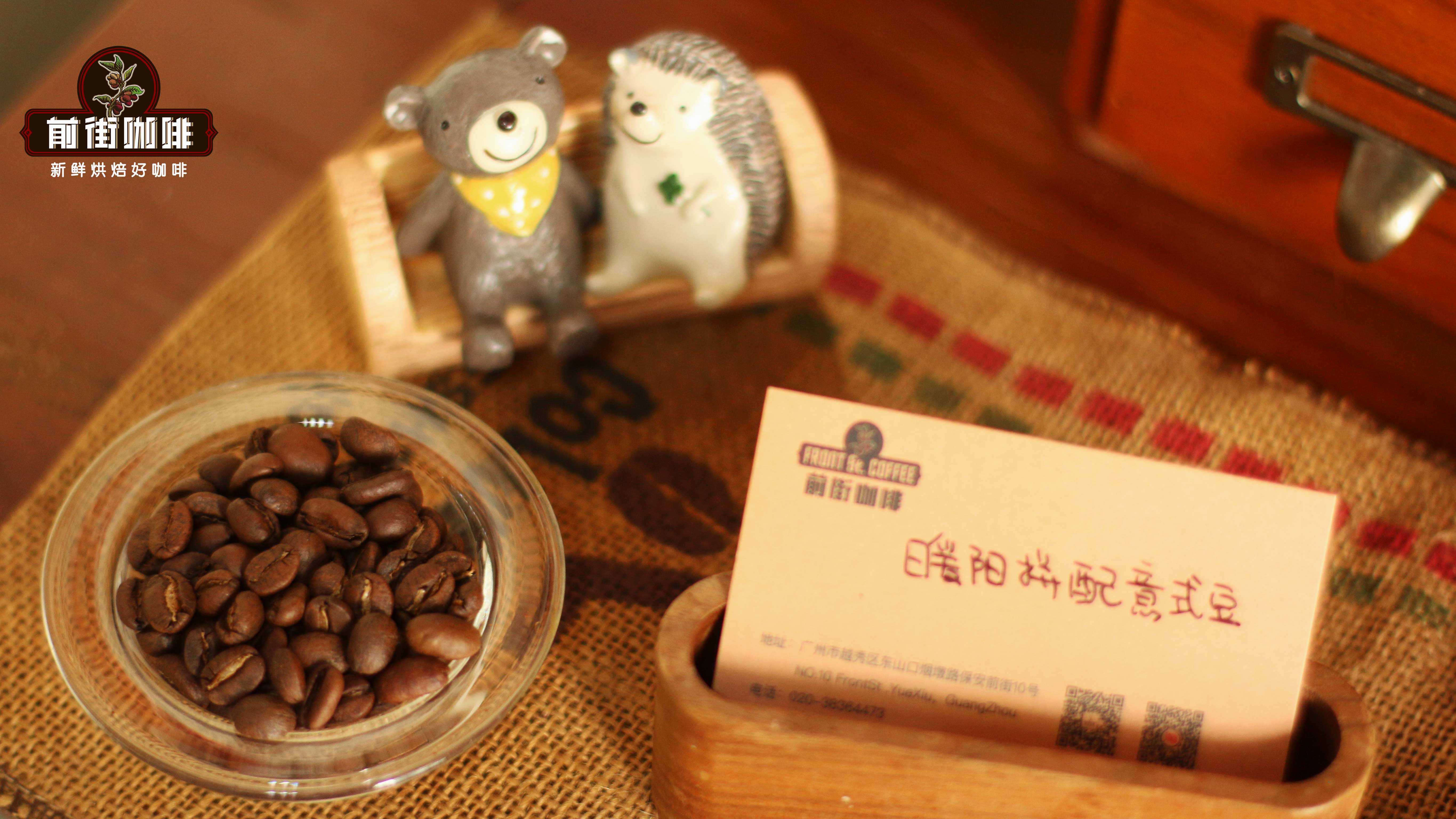 Hướng dẫn làm latte đá từng bước | Dùng loại hạt cà phê nào để làm latte đá? Tỷ lệ cà phê và sữa bao nhiêu thì ngon? Cần lưu ý gì khi tự làm iced latte?