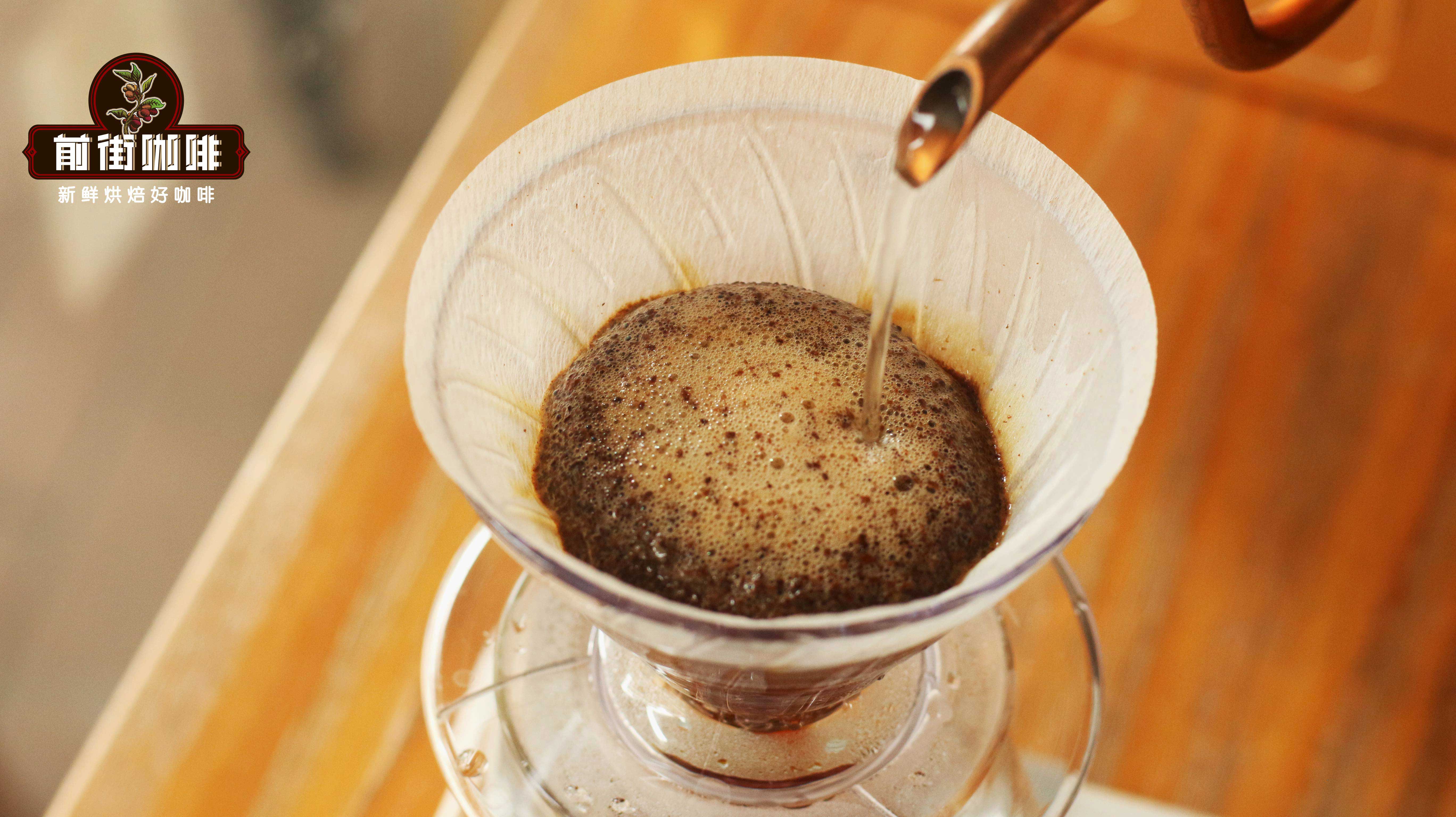 Hướng dẫn pha cà phê pour over: Các bước pha cà phê cho người mới, nhiệt độ nước pha, thời gian ủ, tỷ lệ cà phê xay và nước, dụng cụ đo độ mịn của bột cà phê