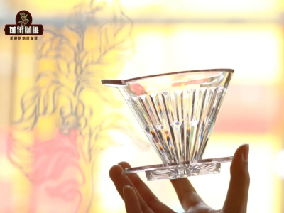 Gợi ý dụng cụ phễu lọc cà phê cho người mới bắt đầu! Giải thích chi tiết đặc điểm và cách dùng phễu lọc Băng Đồng và sự khác biệt với phễu lọc V60. Làm sao để pha ra vị ngọt của cà phê?