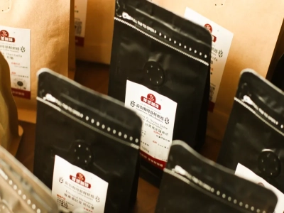 Dùng cỡ xay nào cho cà phê hạt pha pour over? Một gói drip bag đựng bao nhiêu g cà phê bột? Những loại cà phê specialty ngon nào phù hợp để tự làm drip bag tại nhà?