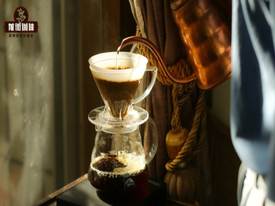 Kiến thức nâng cao về cà phê pha tay: Phễu lọc Kalita có đặc điểm gì? So sánh phễu lọc hình thang Kalita với phễu lọc v60. Vì sao phễu lọc hình thang ngày càng ít thấy?