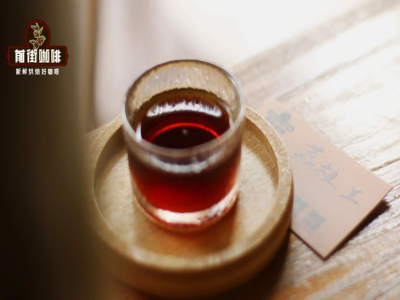 Sự khác biệt giữa cà phê pha tay và cà phê Americano. Cà phê pha tay có ngon hơn cà phê làm bằng máy không? Cà phê pha tay trong tiếng Anh đọc như thế nào